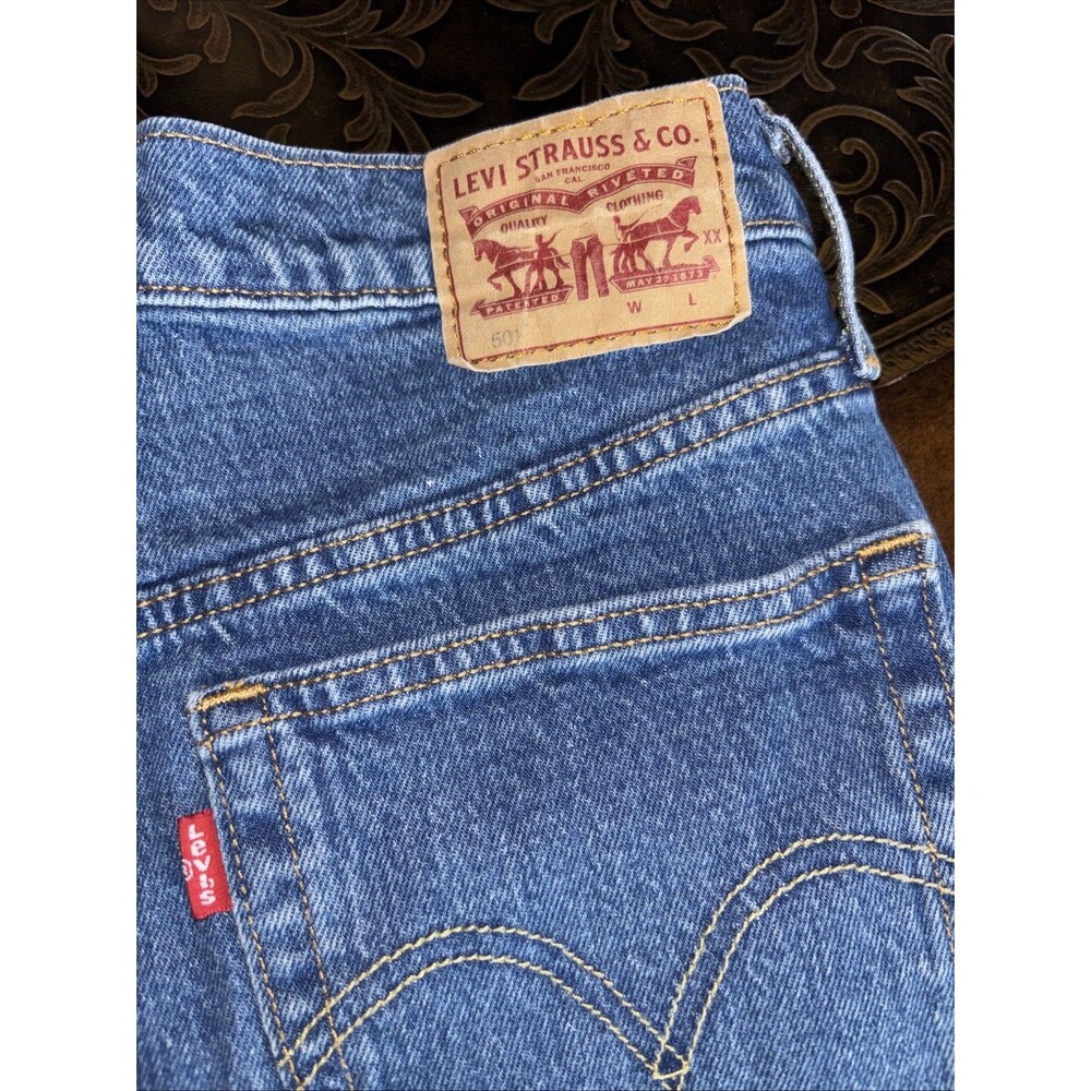 Levi's Premium 501 Original Women Shorts Denim Booty Sz 27 Cut Off Button Fly